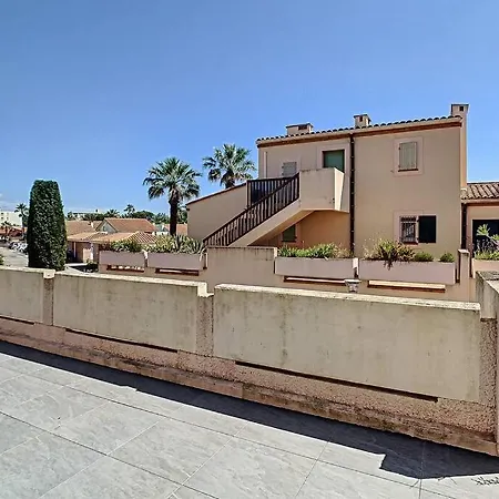 Les Terrasses Fleuries Du Port Saint-Cyprien (Pyrenees-Orientales)