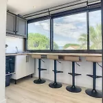 Les Terrasses Fleuries Du Port Apartment *